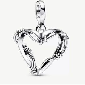 Pandora ME Wire Heart Medallion